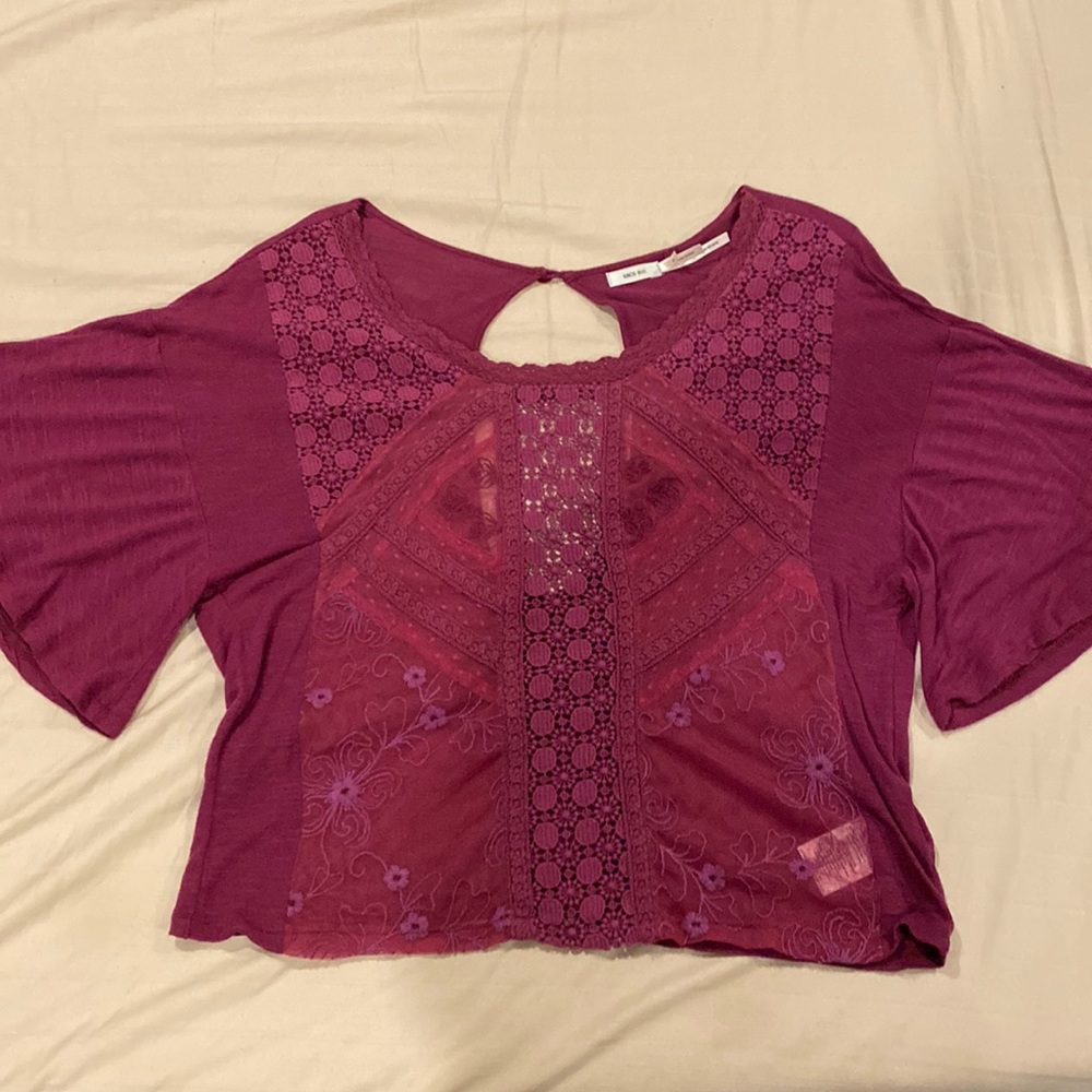 Kimchi Blue Urban Outfitters Magenta Lace Crochet Flowy Top